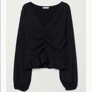 HM ruffled v-neck top